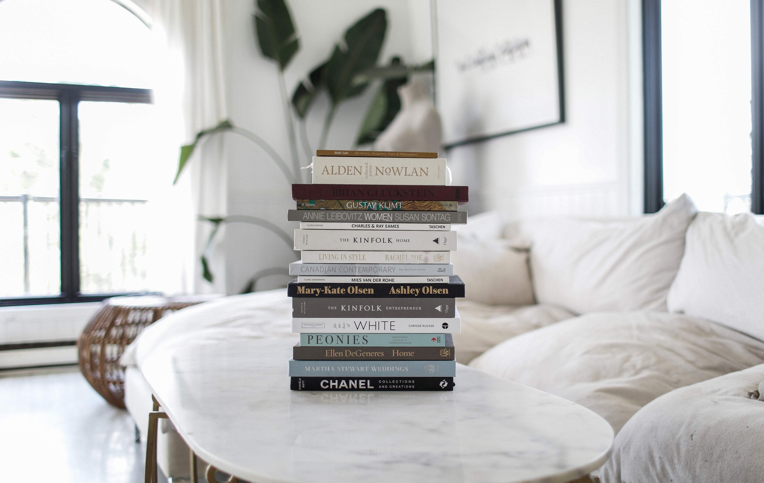 Styling A Dining Table With Books - Thistle Key Lane