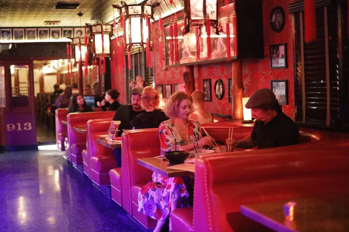 Where to Eat Near Hollywood Studios: Dining Spots Locals Recommend