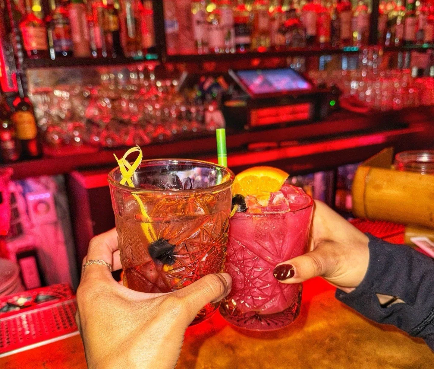 What Defines a Great Hollywood Cocktail Bar Beyond the Drinks