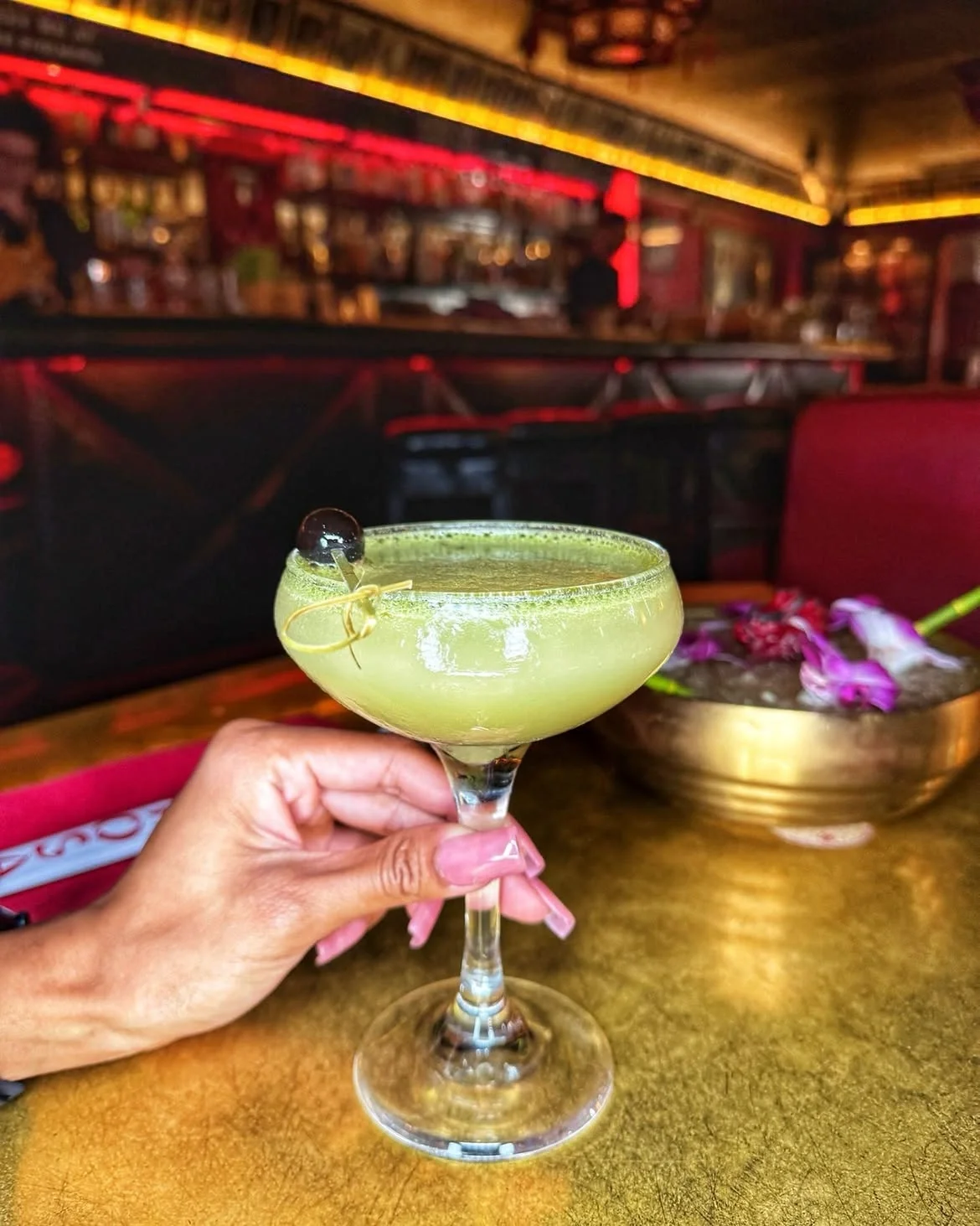 Why Historic Cocktail Lounges Still Thrive in Modern Hollywood