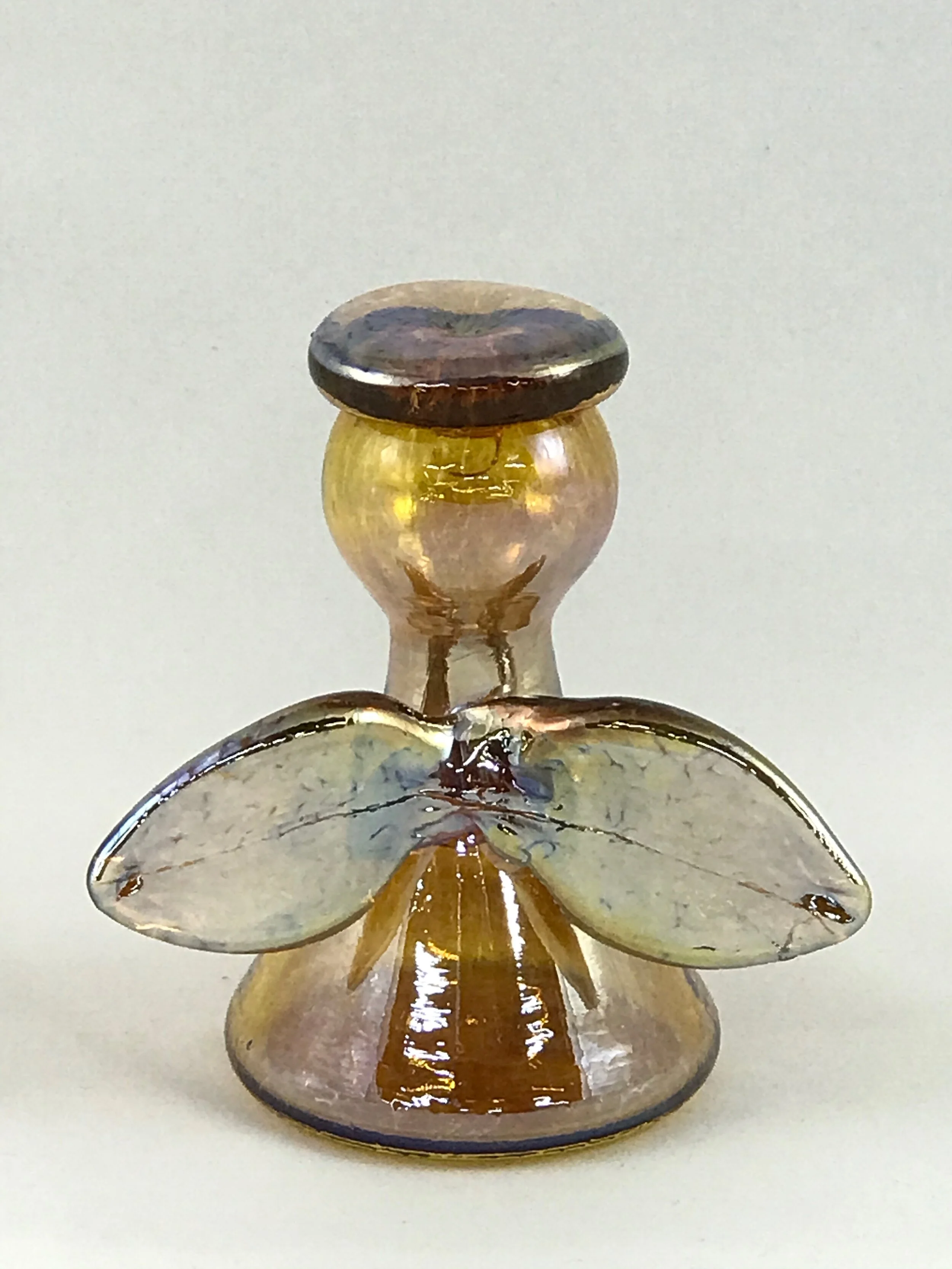 aaron_buchholz_blown_glass_angel_iris_gold_back_D4.25in_x_H4.5in_50_7791_H0107B.jpeg