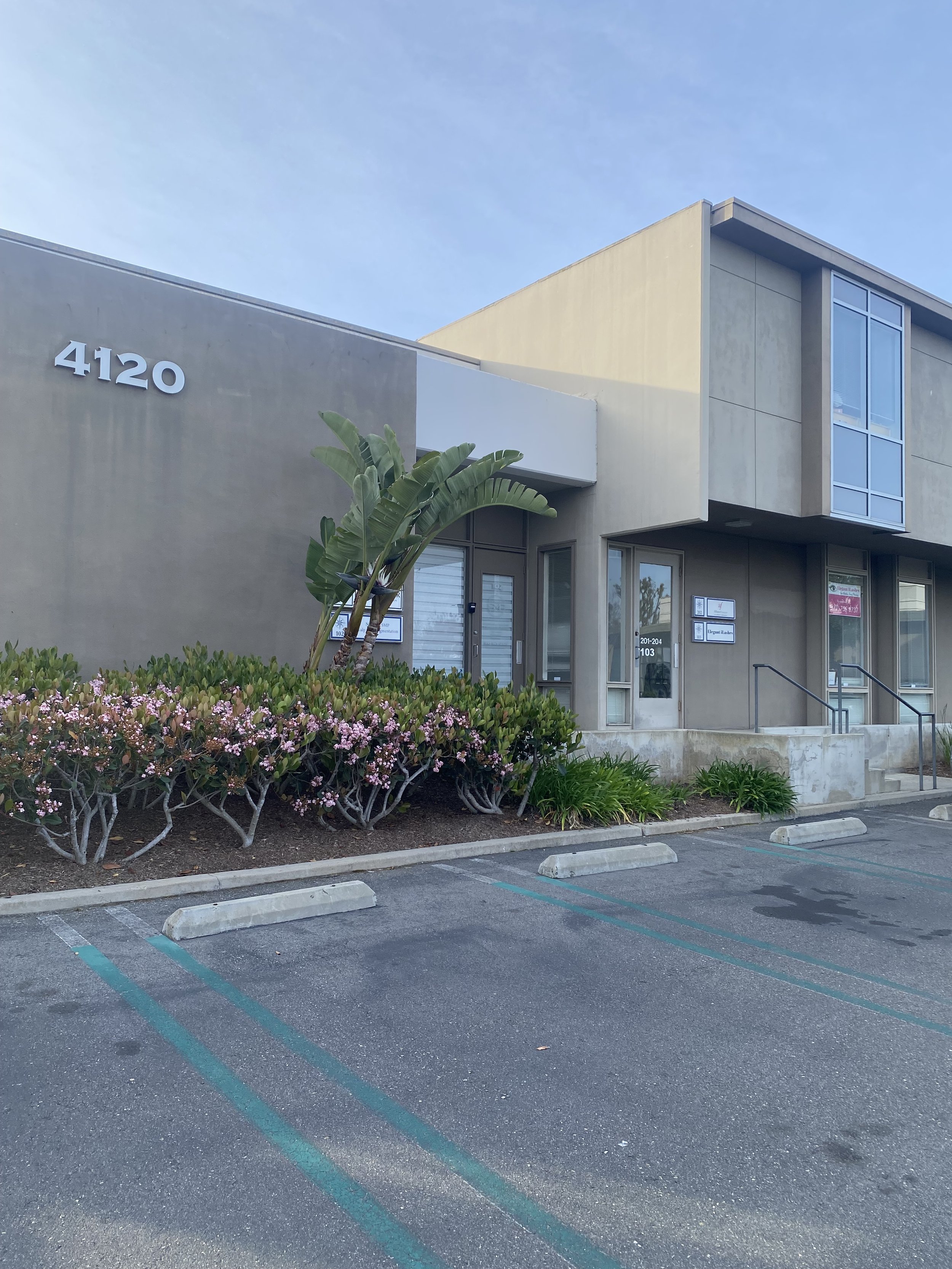 Entrée (ext) (4).jpeg