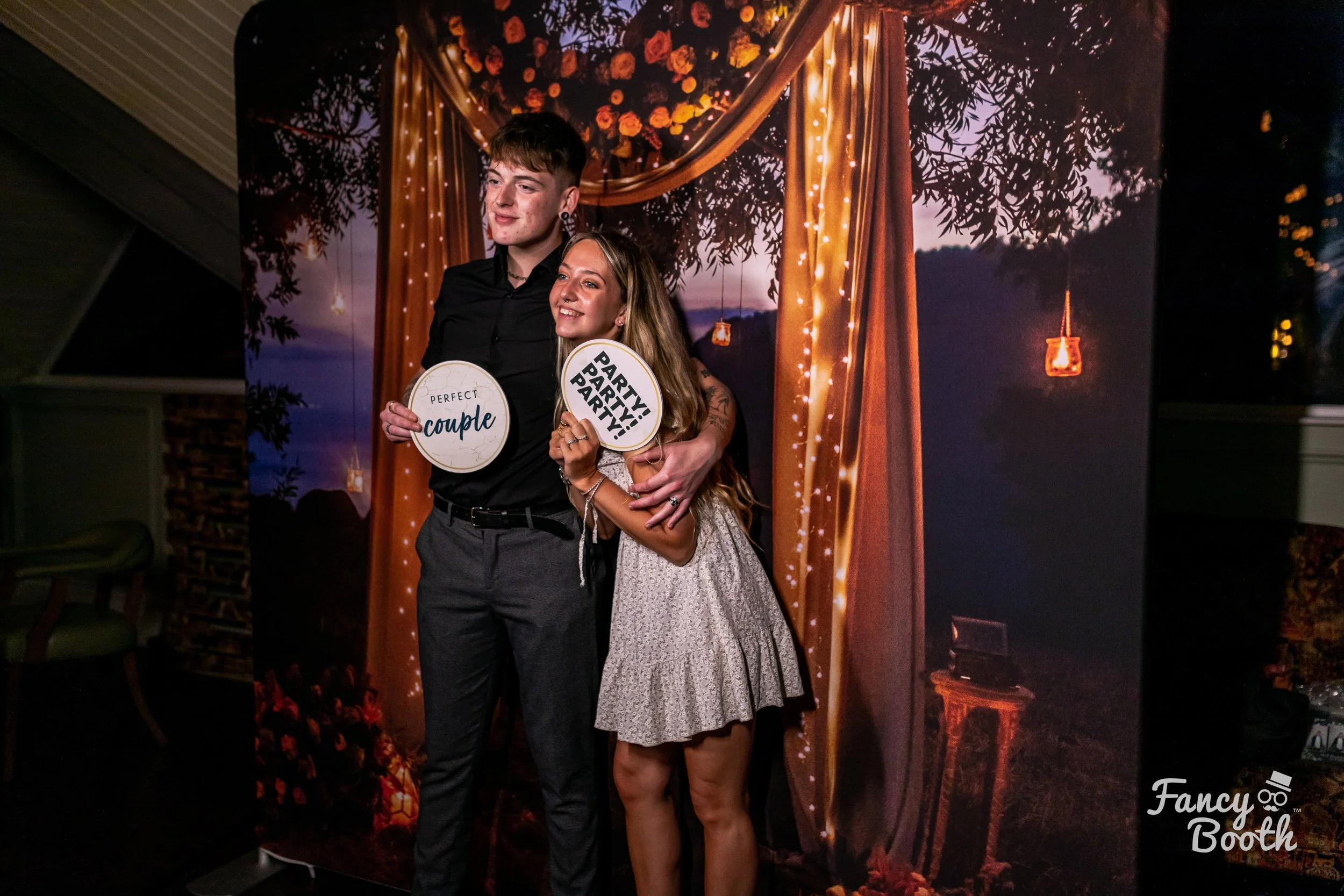 enchanted-garden-prom-photo-booth.jpg