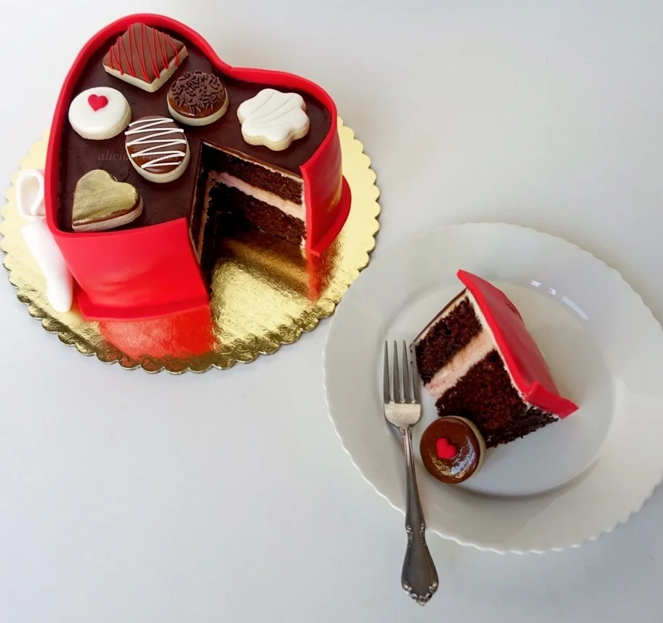 Valentine's Day Special with Little Hunnys Cakery