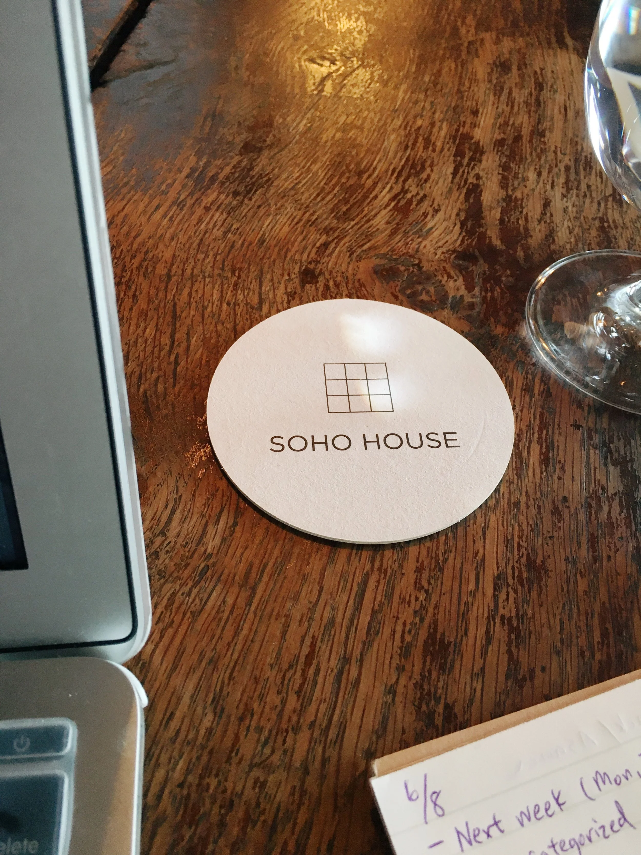 神秘的SOHO HOUSE