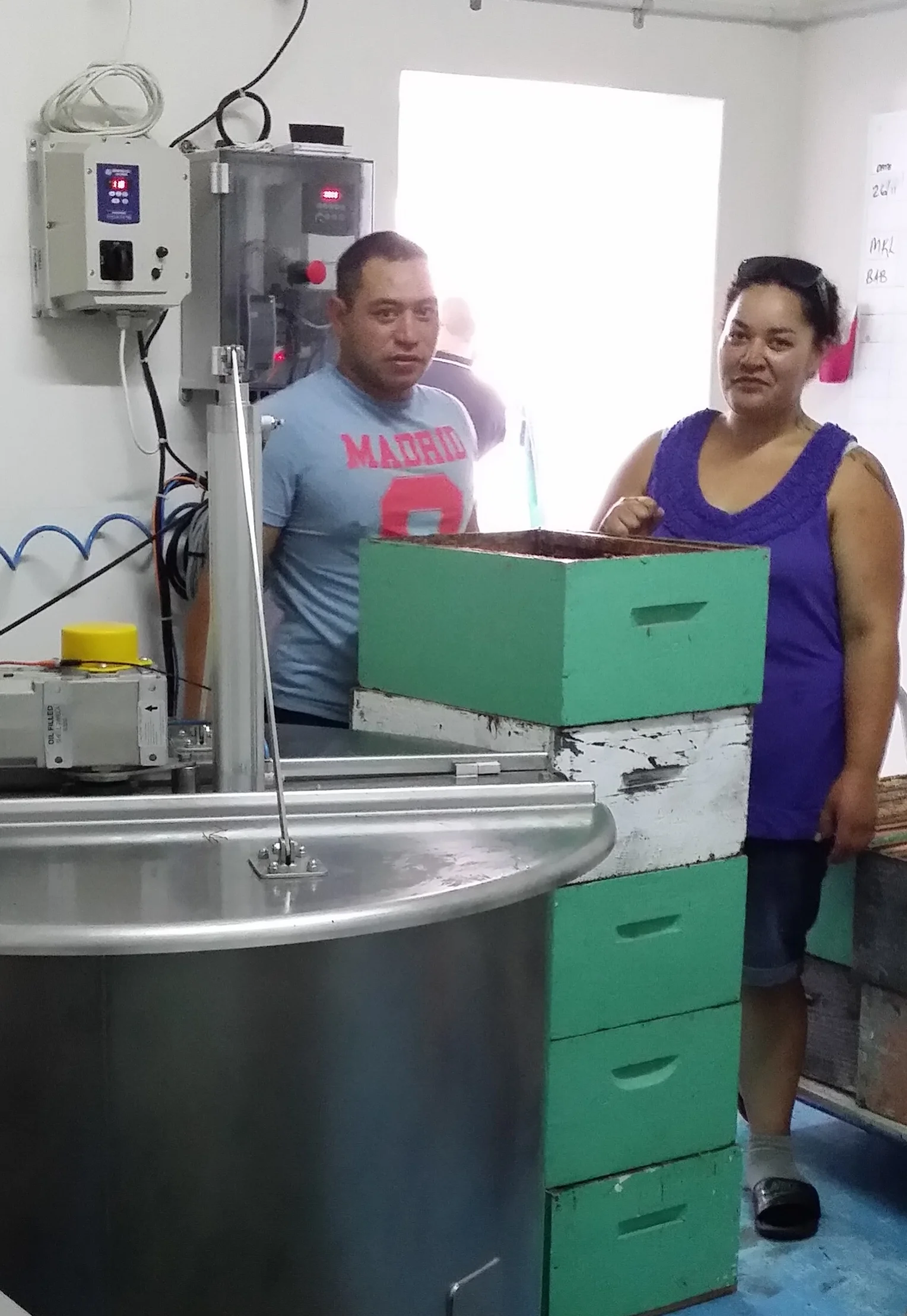 2014 - Honey Extraction Team