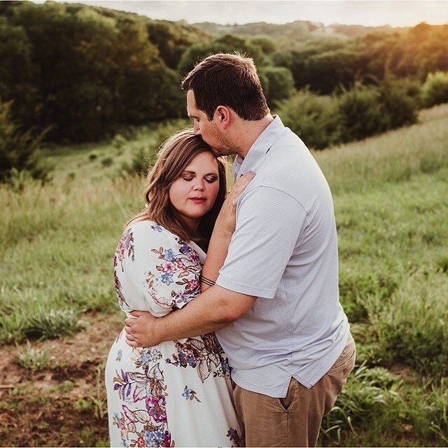 K Y L I E - &raquo;&brvbar;&laquo; - J A M E S
.

#kansasphotographer
#ksphotographer
#engagement
#engagementsession
#thebloomforum
#cameramama
#clickinmoms
#momtogs
#clickmagazine
#thesincerestoryteller
#follow_this_light
#hellostoryteller
#boldemot