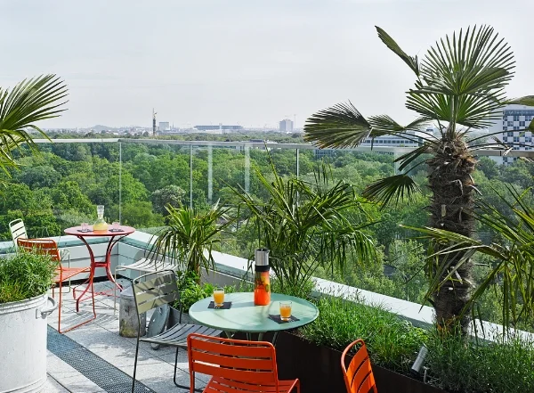 Im Sommer kann man es sich auch draußen auf der Terrasse gemütlich machen.