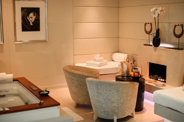 Die Suite inklusive Sauna und Whirlpool gehört für eine Stunde euch.