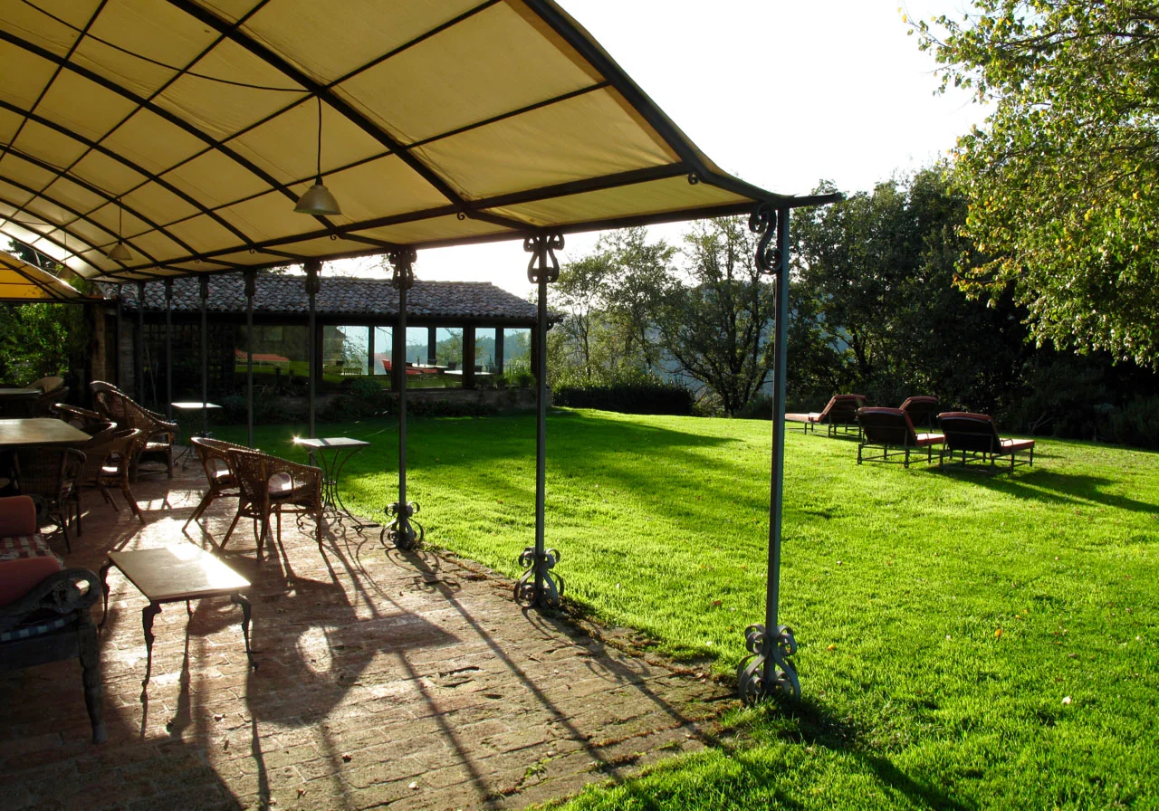 Umbria-Italy-garden.jpg