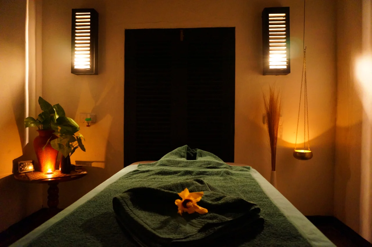 Enjoy a massage on your yoga holiday in Sri Lanka with Yoga Explorers