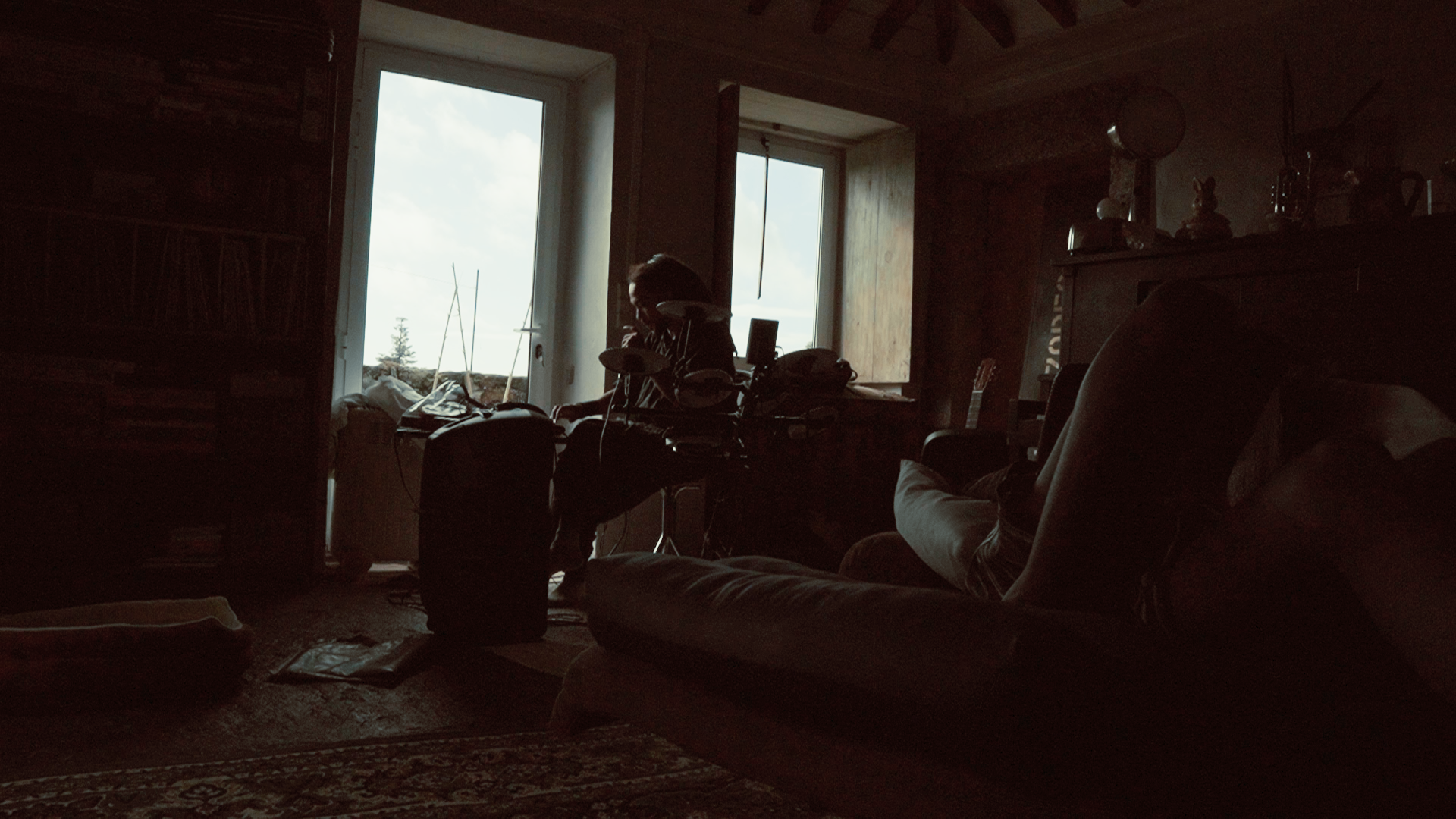 KANIZADI 01.00_18_09_06.Still034.png