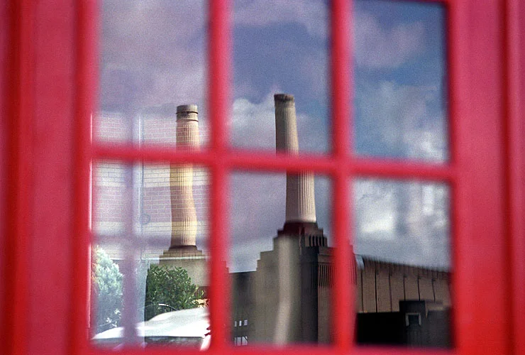 london-phobebox-battersea-power-station.jpg