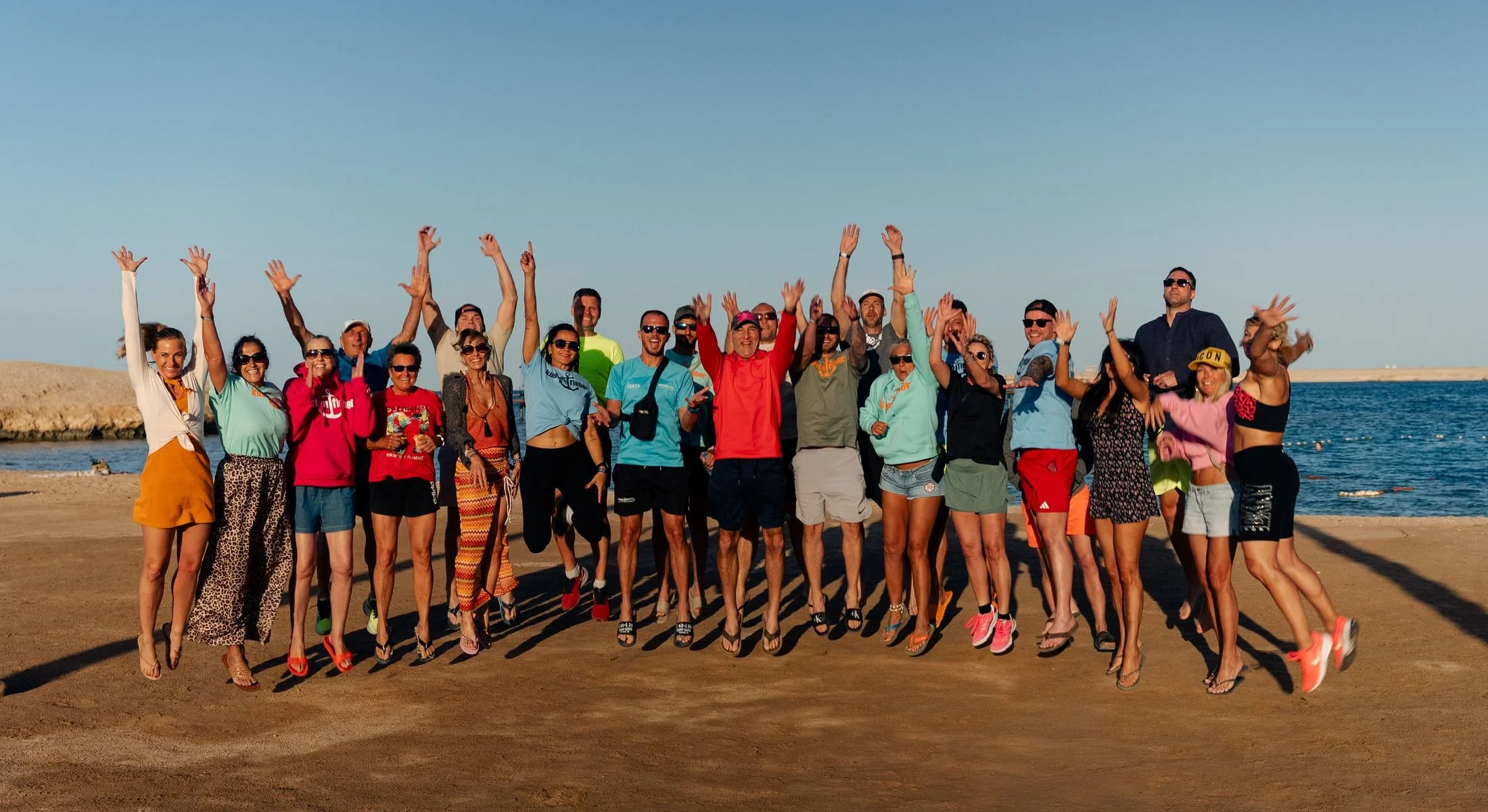 lp-hero-gruppe-strand.jpg