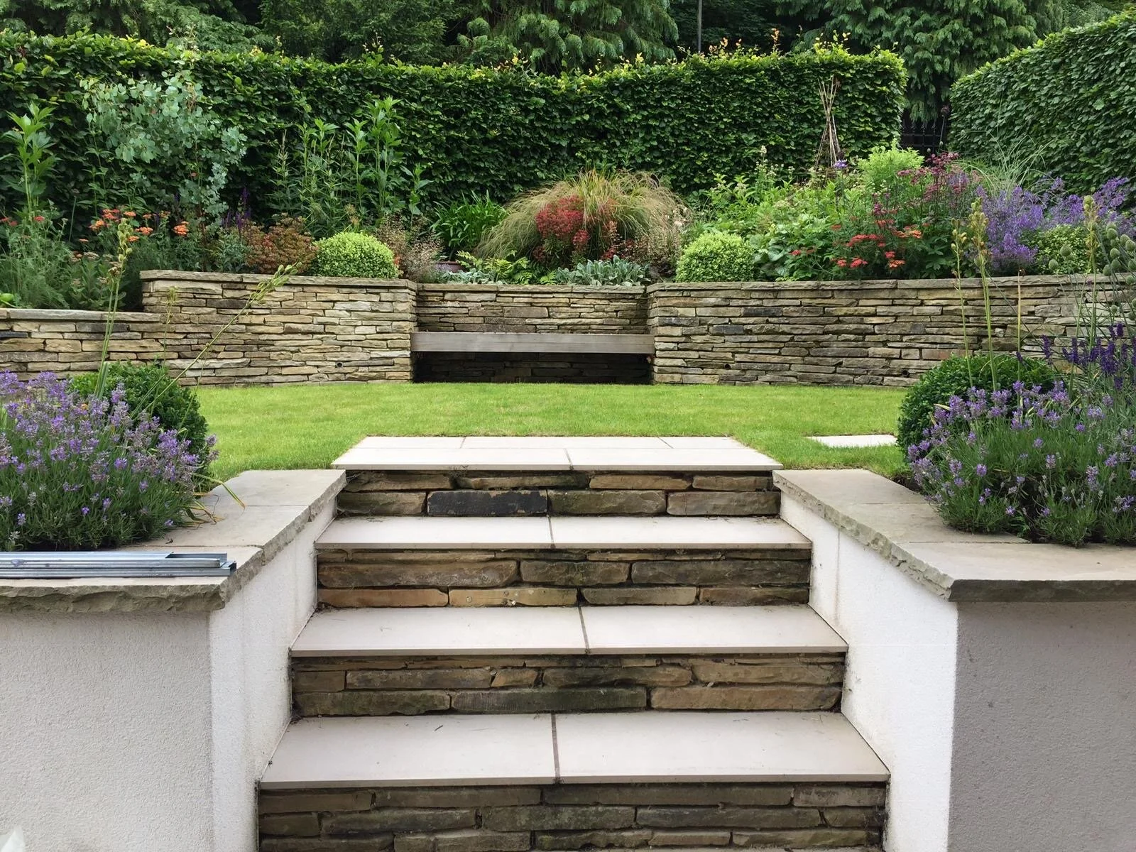        Contemporary  terraced town garden, Ilkley   VIEW GARDEN  