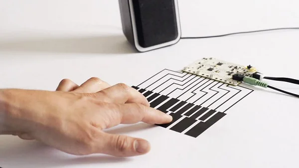 touch-board-bare-conductive-piano 2.jpg