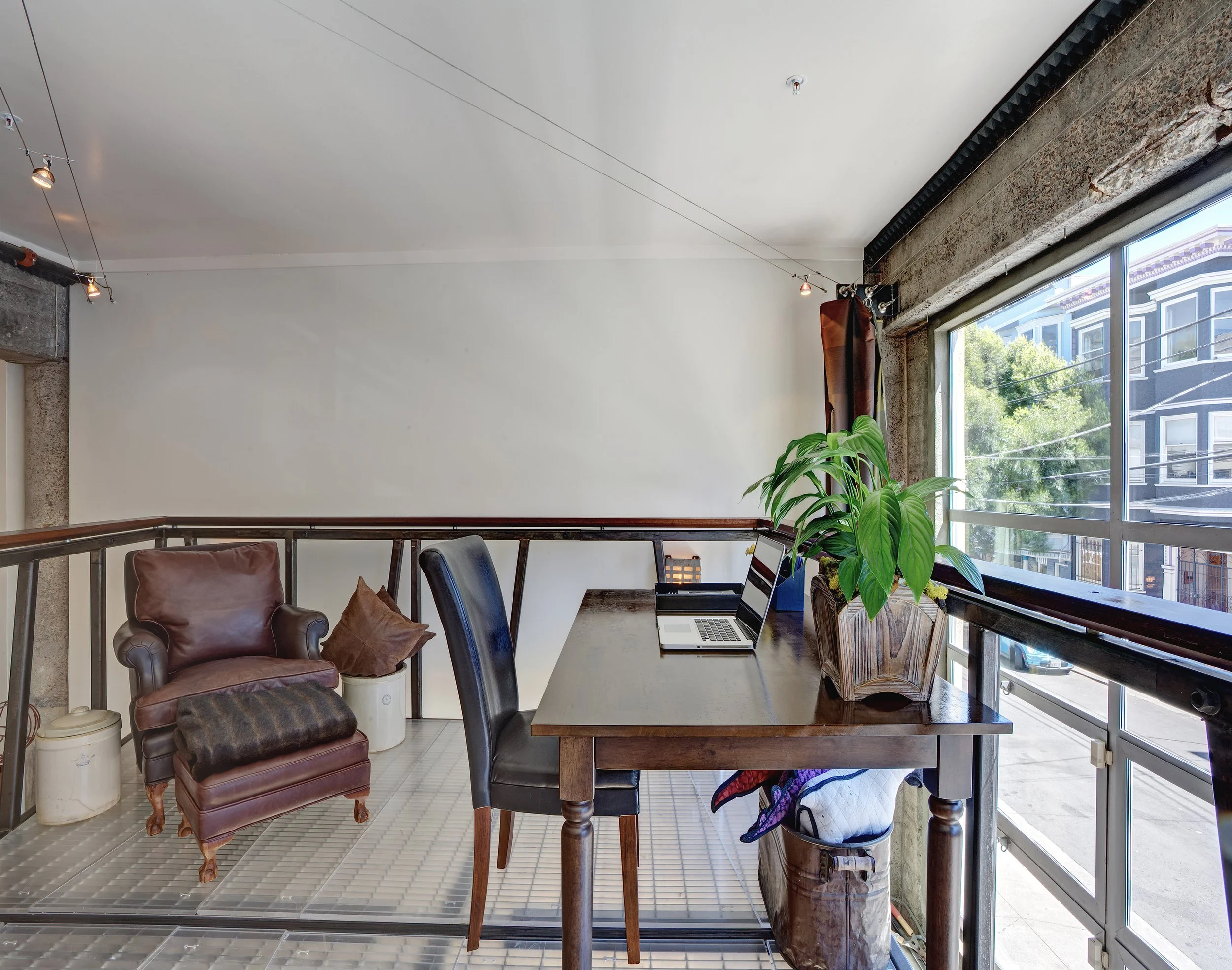 Loft1.jpg