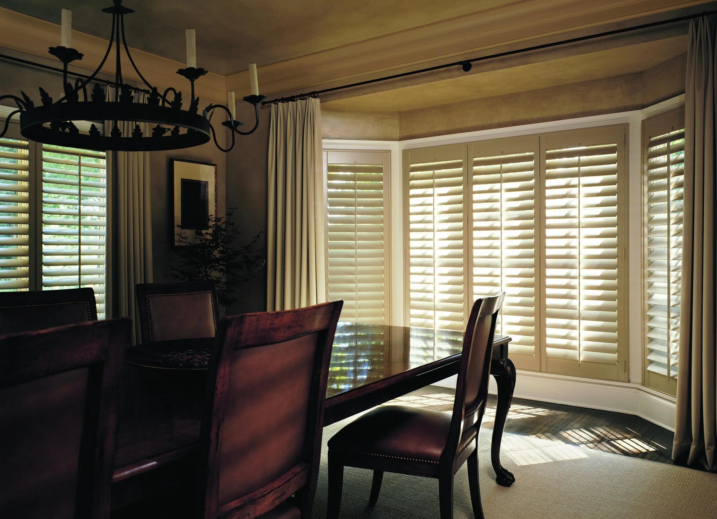 2007_HER_Front Tilt Bar_Hardwood_Dining Rm.jpeg