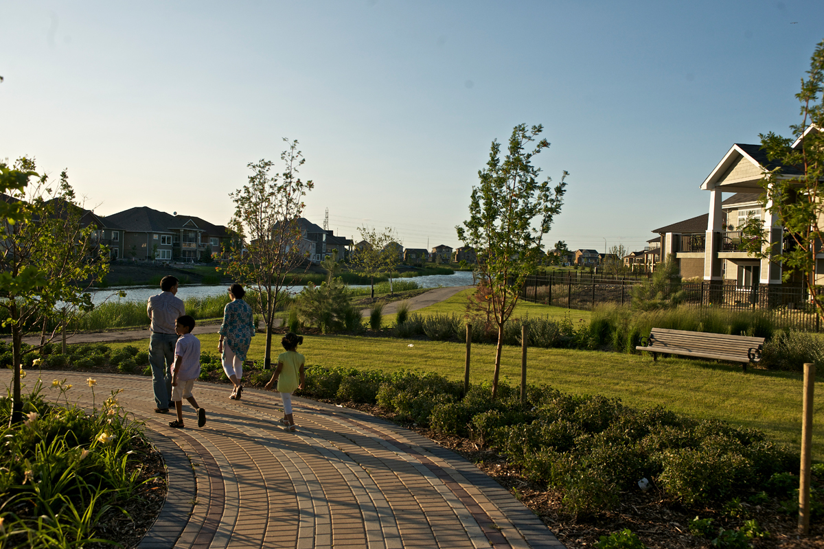 Hearth_Homes_BBridgwater_Family_On_Path.jpg