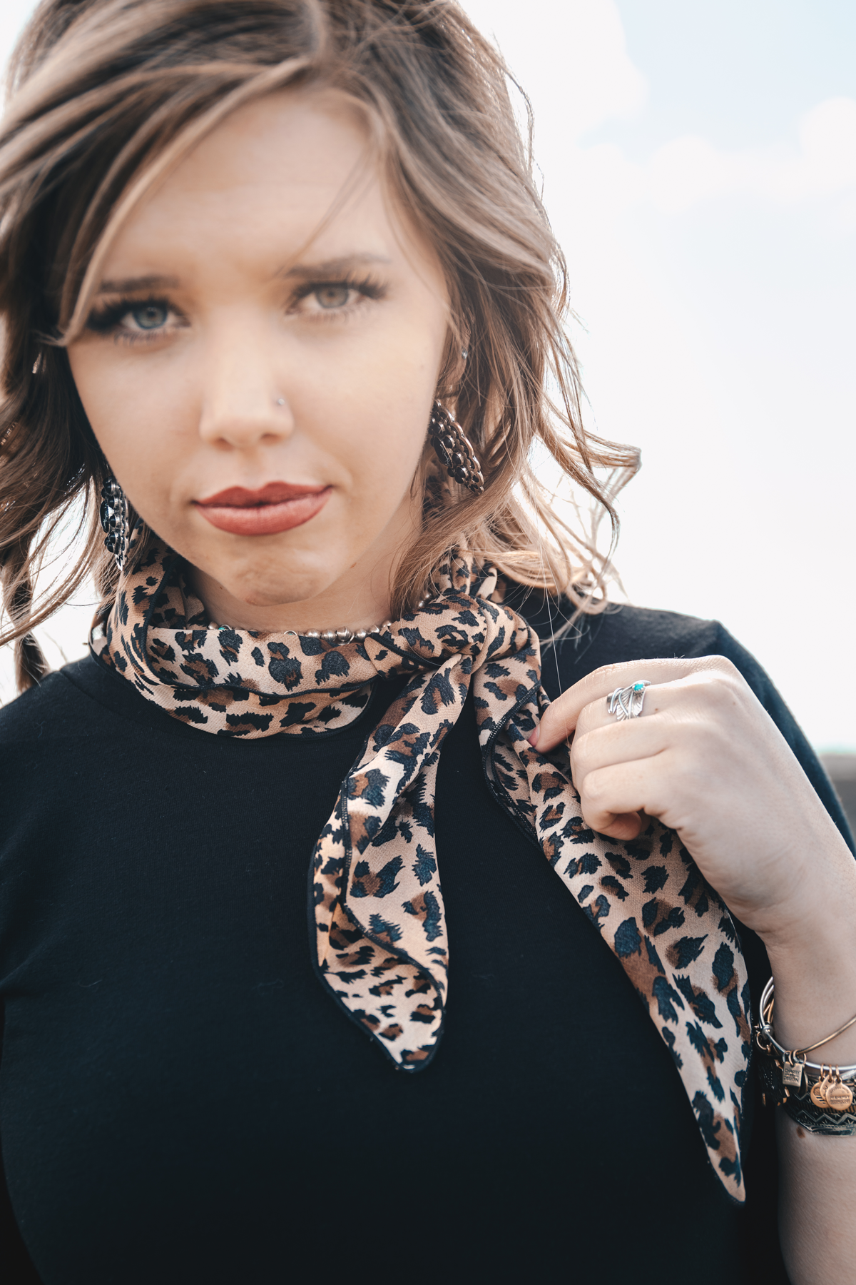 Our Cheetah Bandana pairs with all the neutrals we know you have in your cowgirl wardrobe. #wildragboutique #accessories #cowgirlstyle #onlineshopping #westernfashion #bohowestern #cowgirl