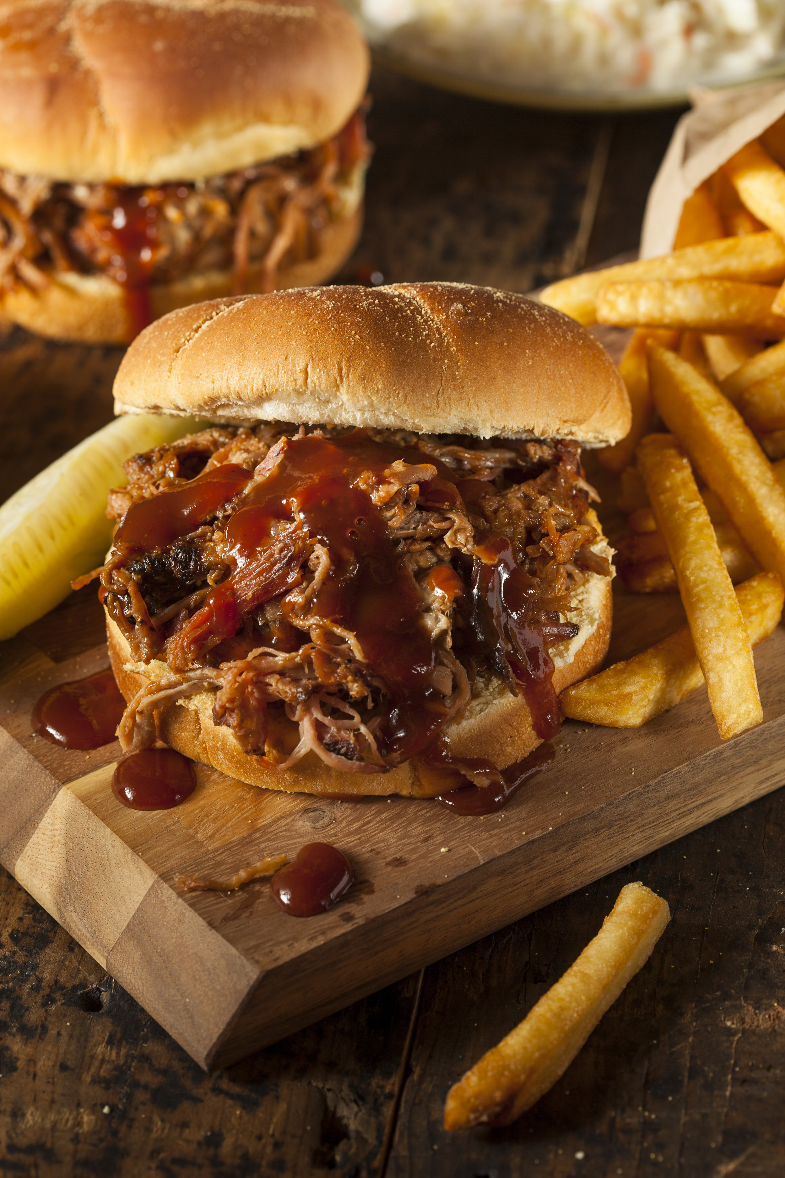 barbeque-pulled-pork-sandwich-PERPFAV.jpg