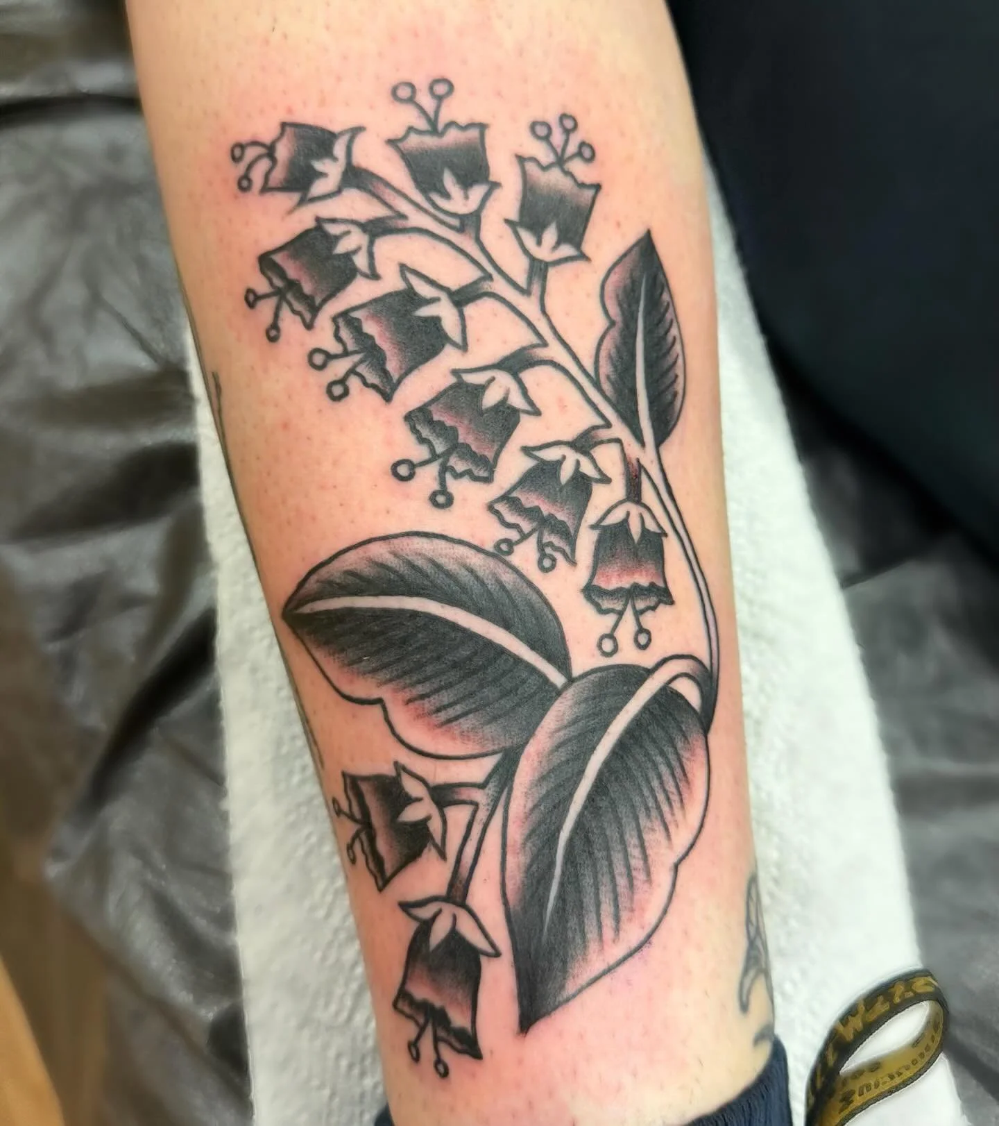 Another Friday the 13th in the books😮&zwj;💨 Thanks to everyone who came out and got a tattoo from me and the other artists at @blackrosetattooky 

#traditionaltattoo #folkarttattoo #blackrosetattoolex