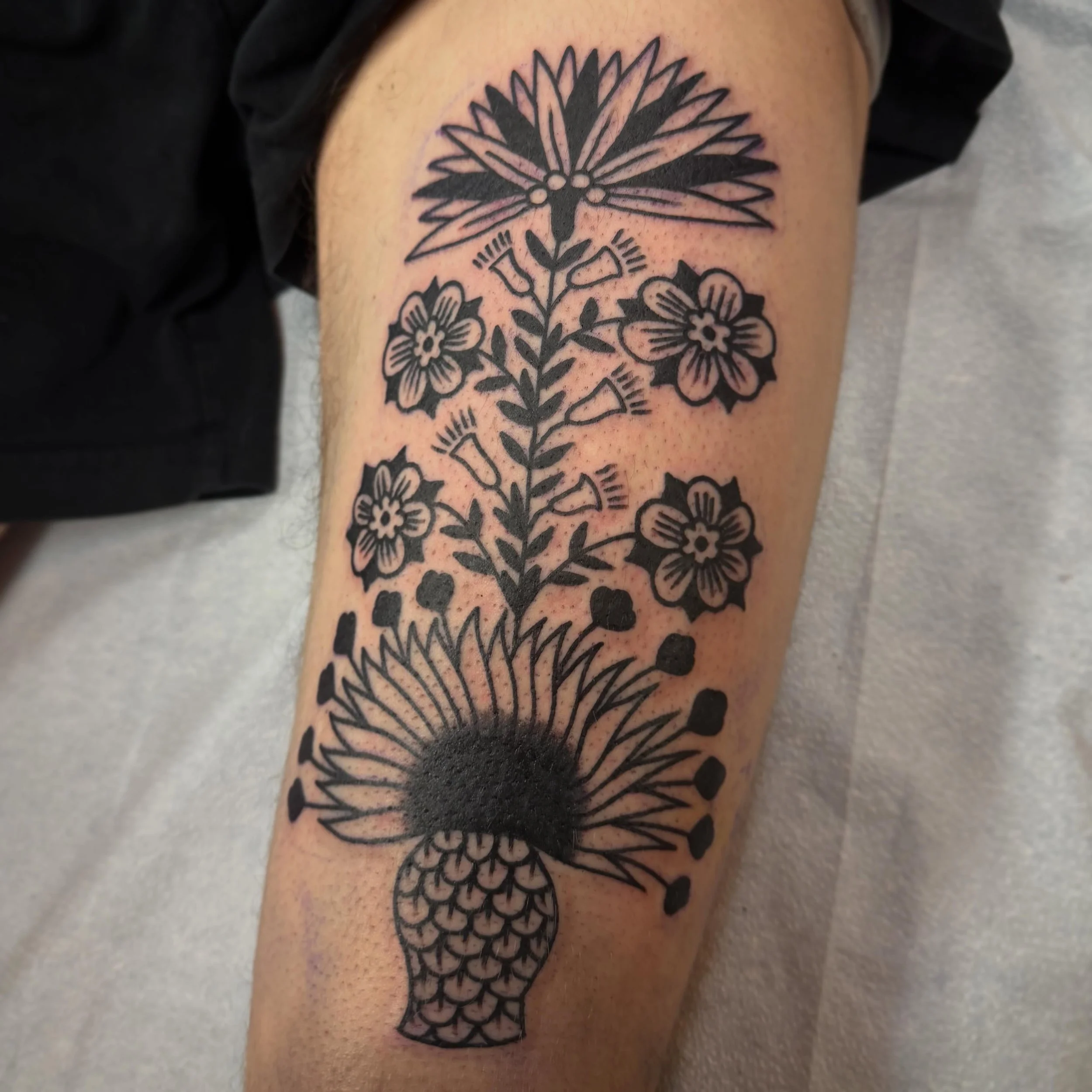 Picked from my flash!! Thanks Will!! Would love to do more like this! 🤝

#folkarttattoo #blackrosetattoolex #downtownlexington