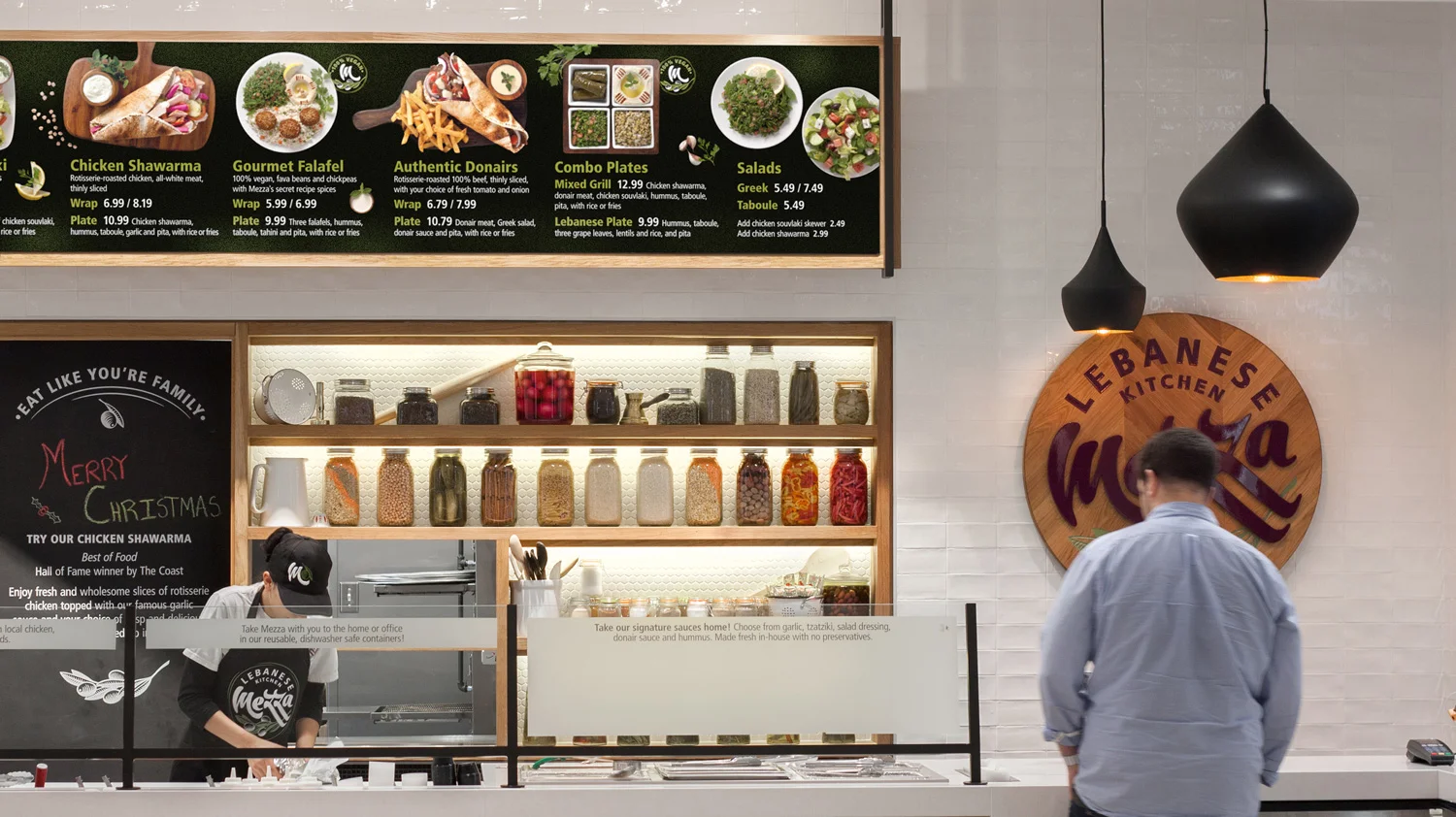 CREATIVE DIRECTION New photography was commissioned for use on menu boards and print collateral.