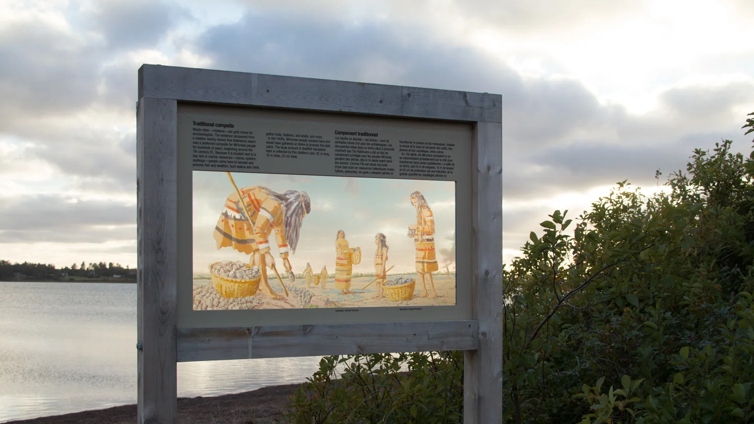 A BOUNTIFUL SHORE This station interprets the landscape's natural assets. Here a viewfinder interprets how the island was used by Mi'kmaq in the area for harvesting shellfish.