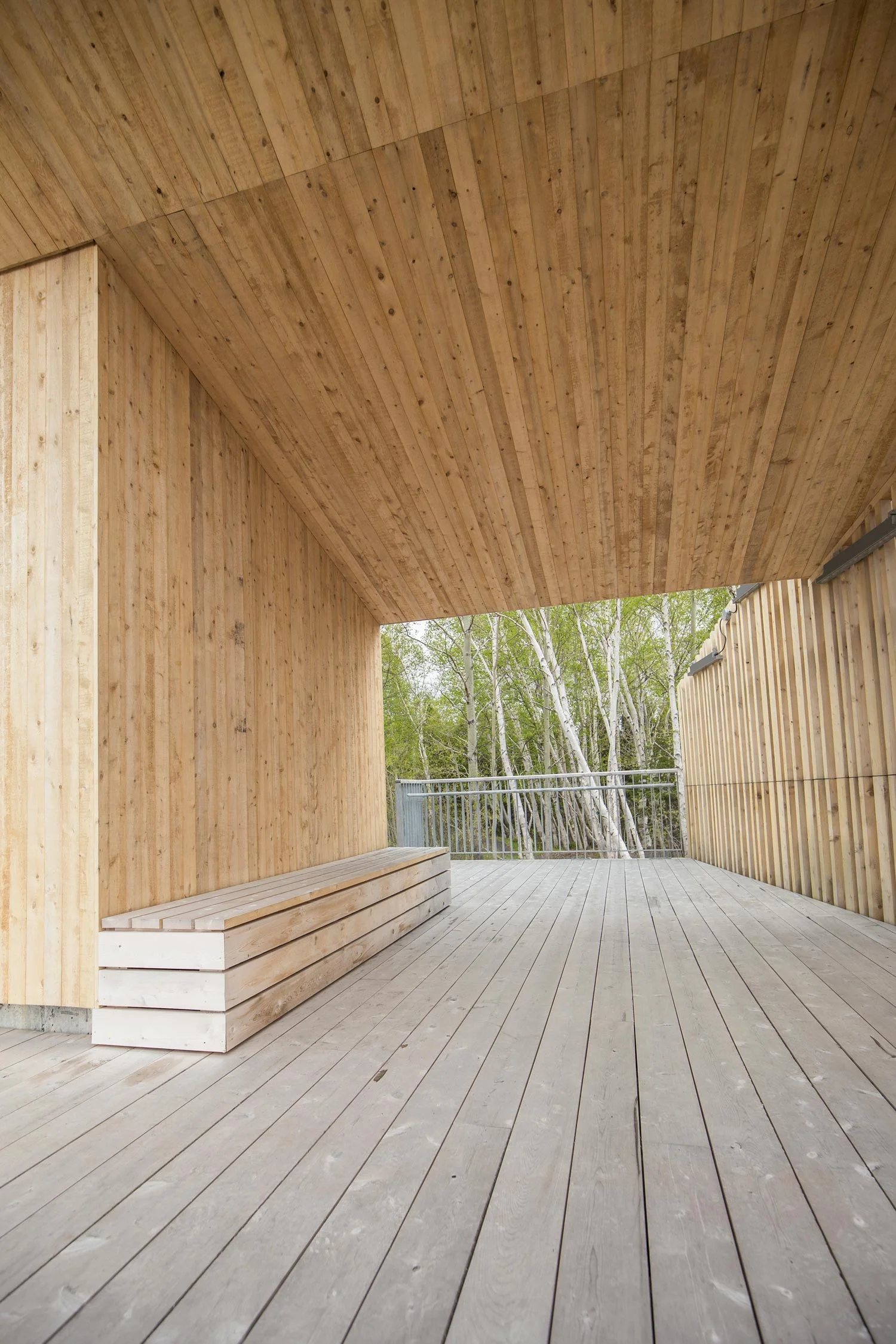 The interior passageways of the pavilion create viewfinders for the landscape, directing visitors to a viewing platform behind the pavilion.