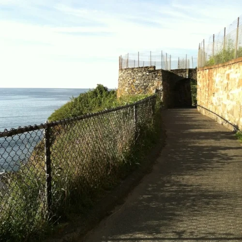 Some of the walkways are fenced in...some of them with pretty steep dropoffs.