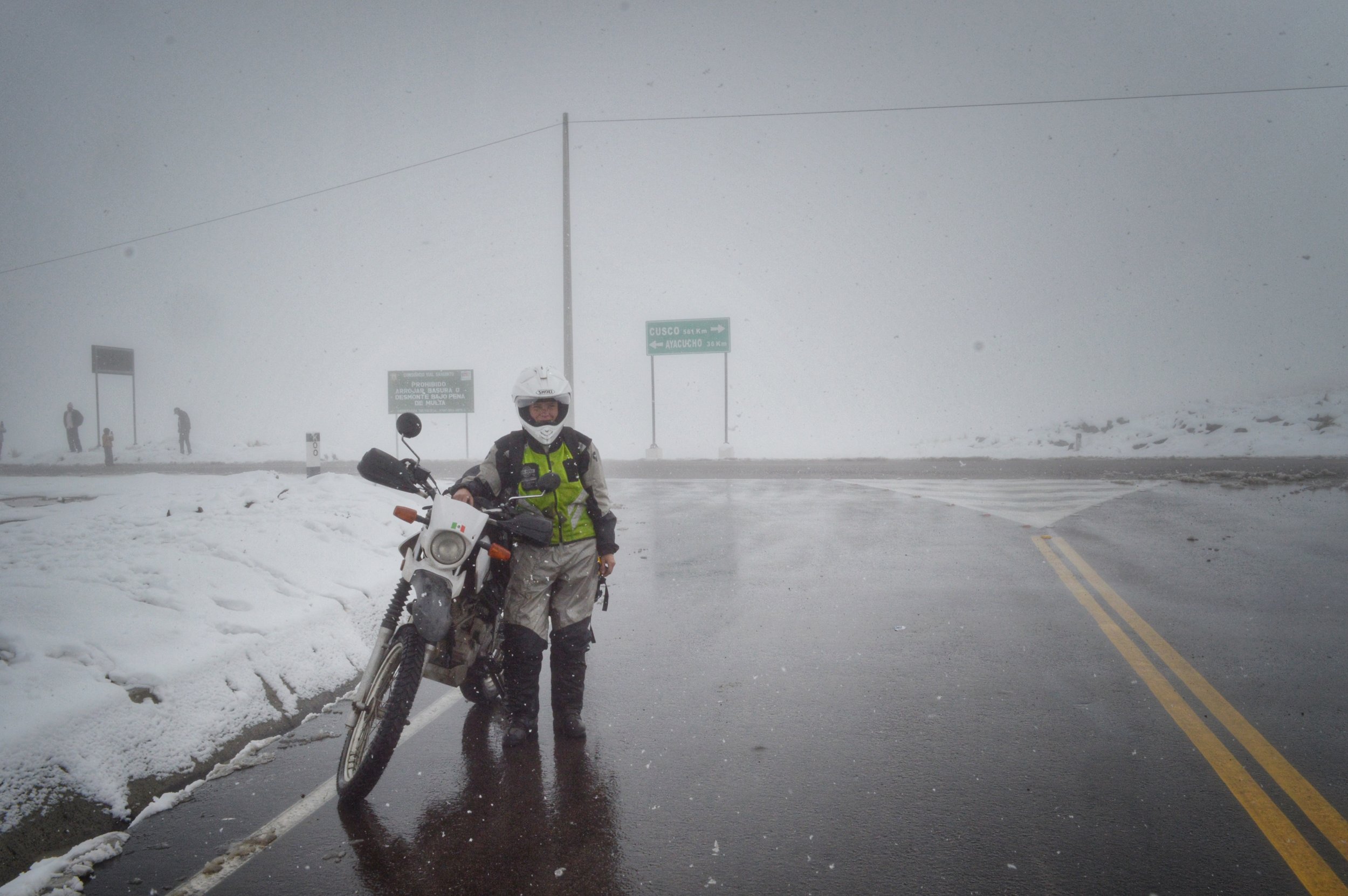 Snow_nearAyachucoPE.jpg