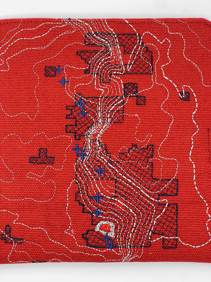 red-silver_back-open_detail.png