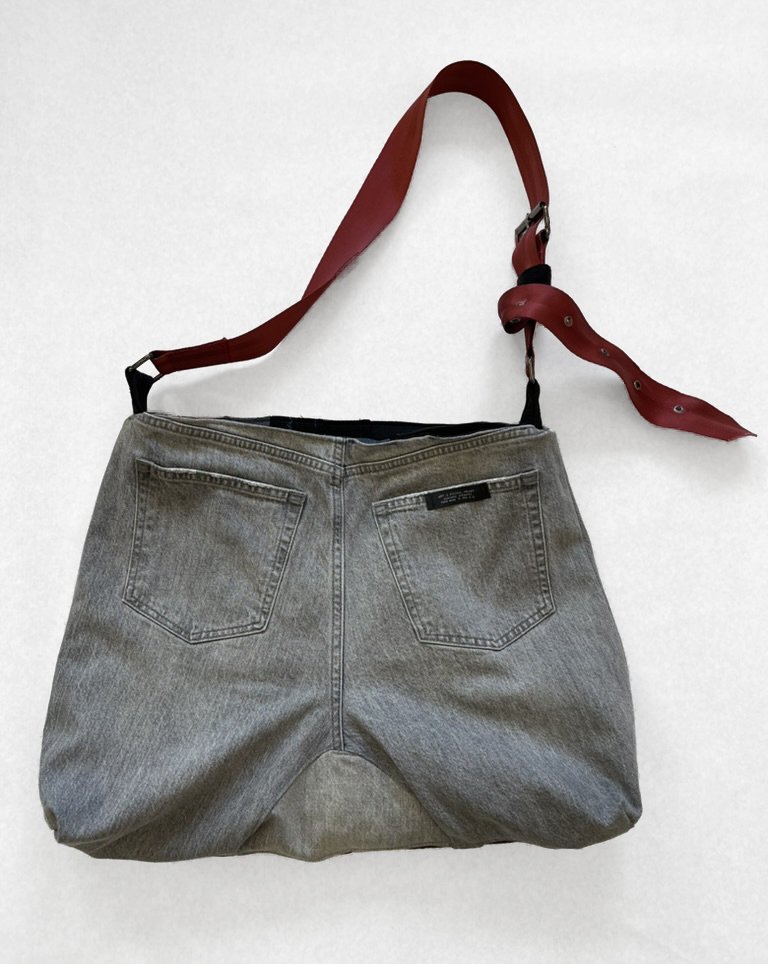 PS_grey-pants-ass.jpg