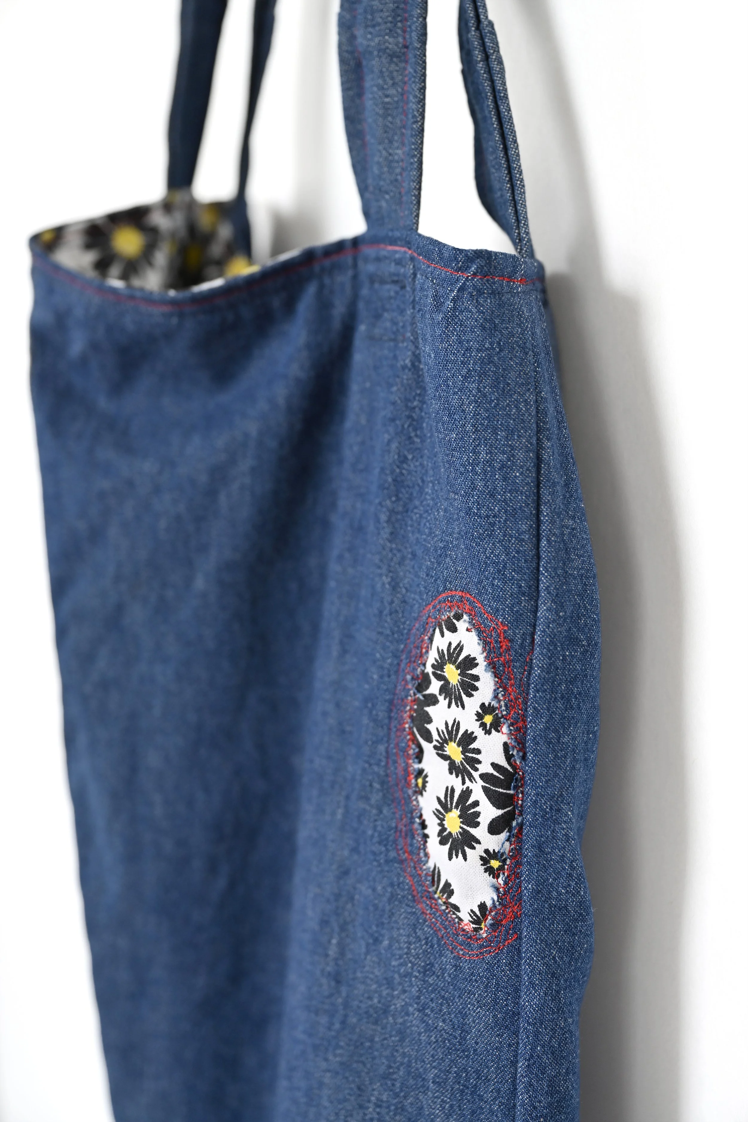 LTB_Blue denim_daisies_back-dtl 150dpi.jpg