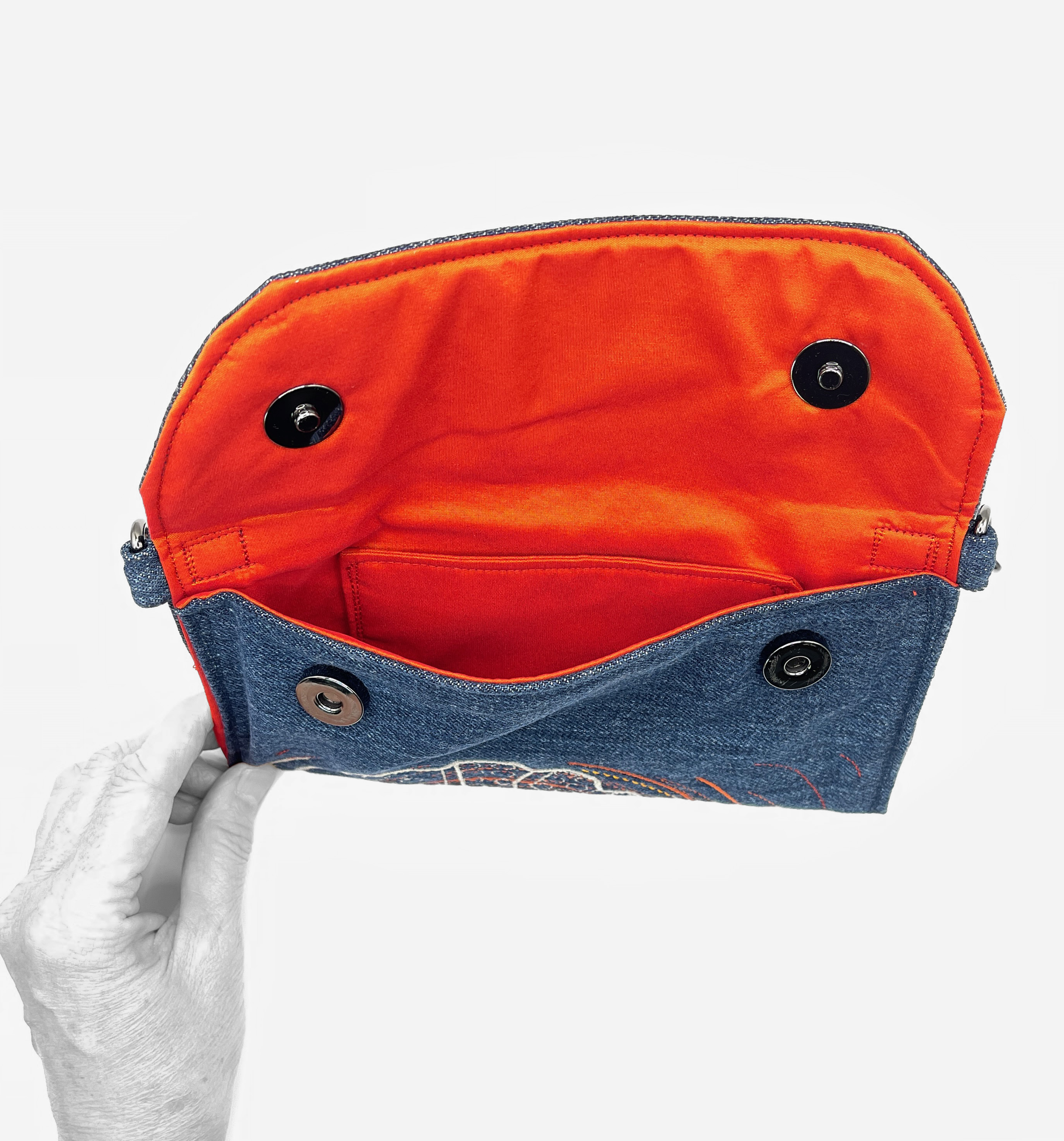 Horiz-DBM_bl-or-gold-sil_front_open-w-pocket.png