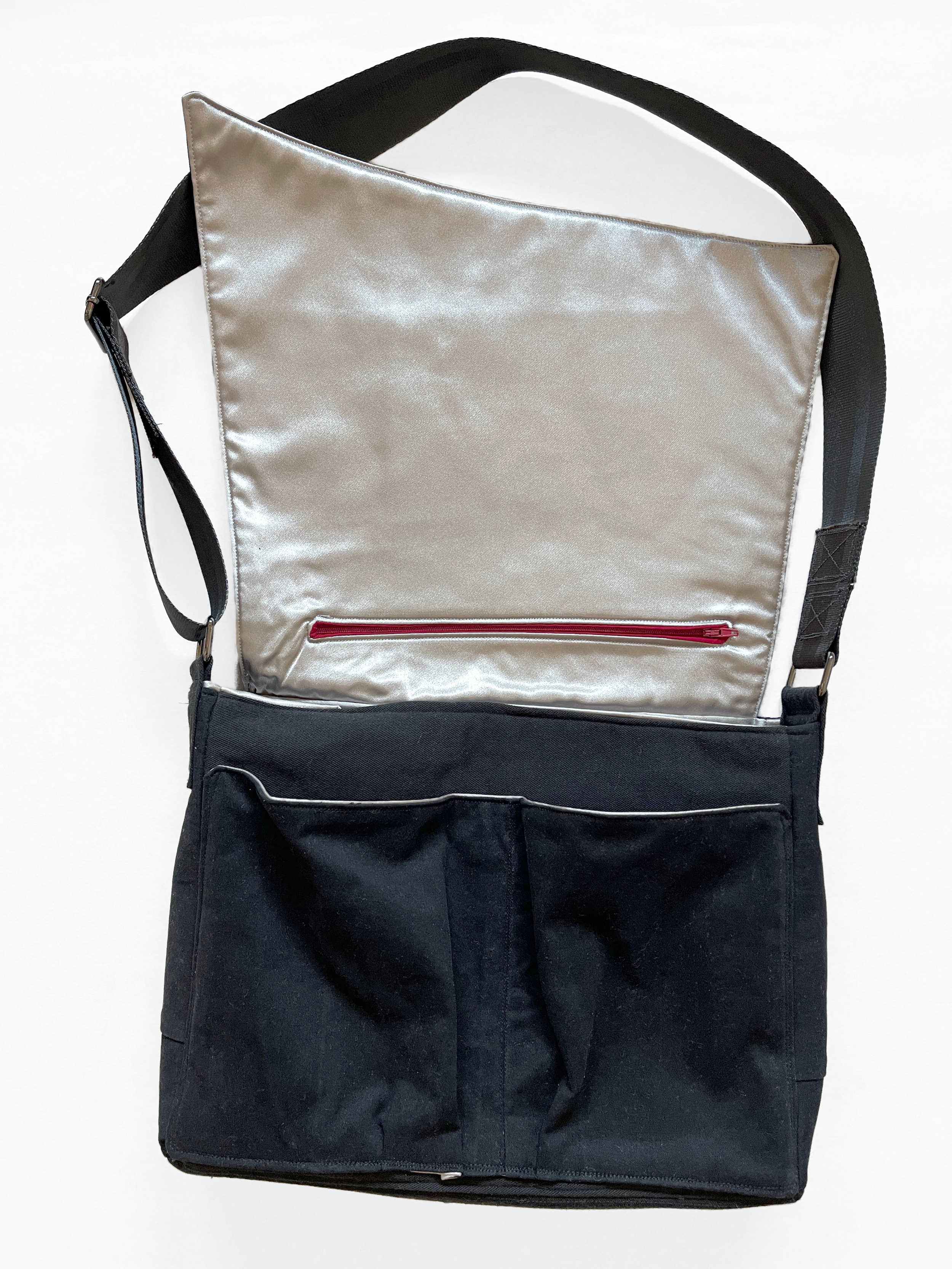 black_silver lining_open-front.png