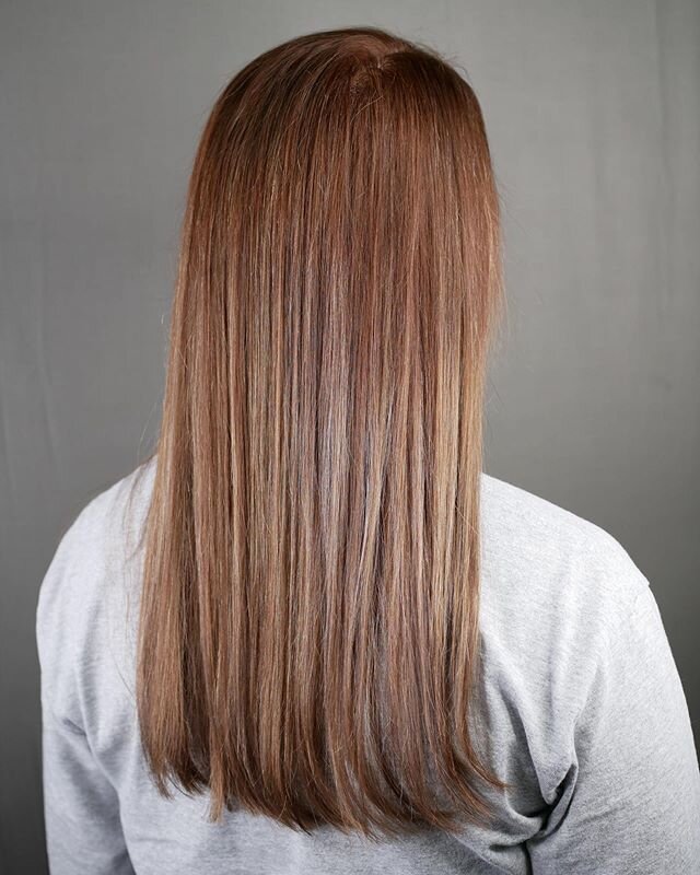 Hello shadow root and balyage! @hairbytrl created a stunner with this color combination! Just because it's winter doesn't mean your hair has to suffer! Stop in during the month of February and get all your blowouts for $25!⠀
.⠀
.⠀
.⠀
.⠀
#moroccanoil 