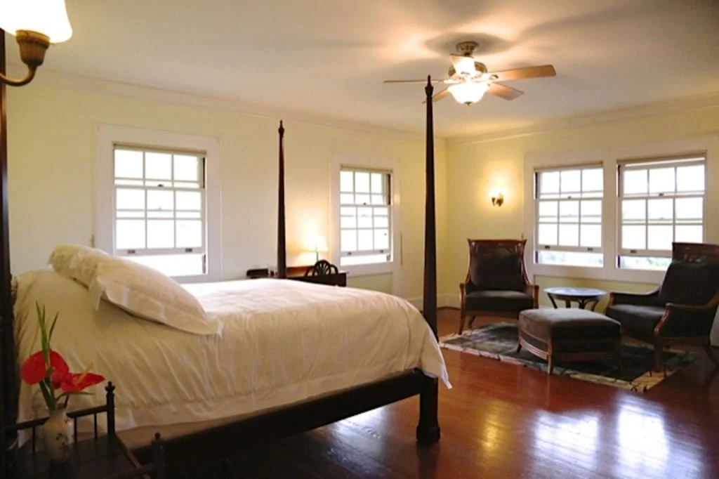 Hilo house bedroom.jpg