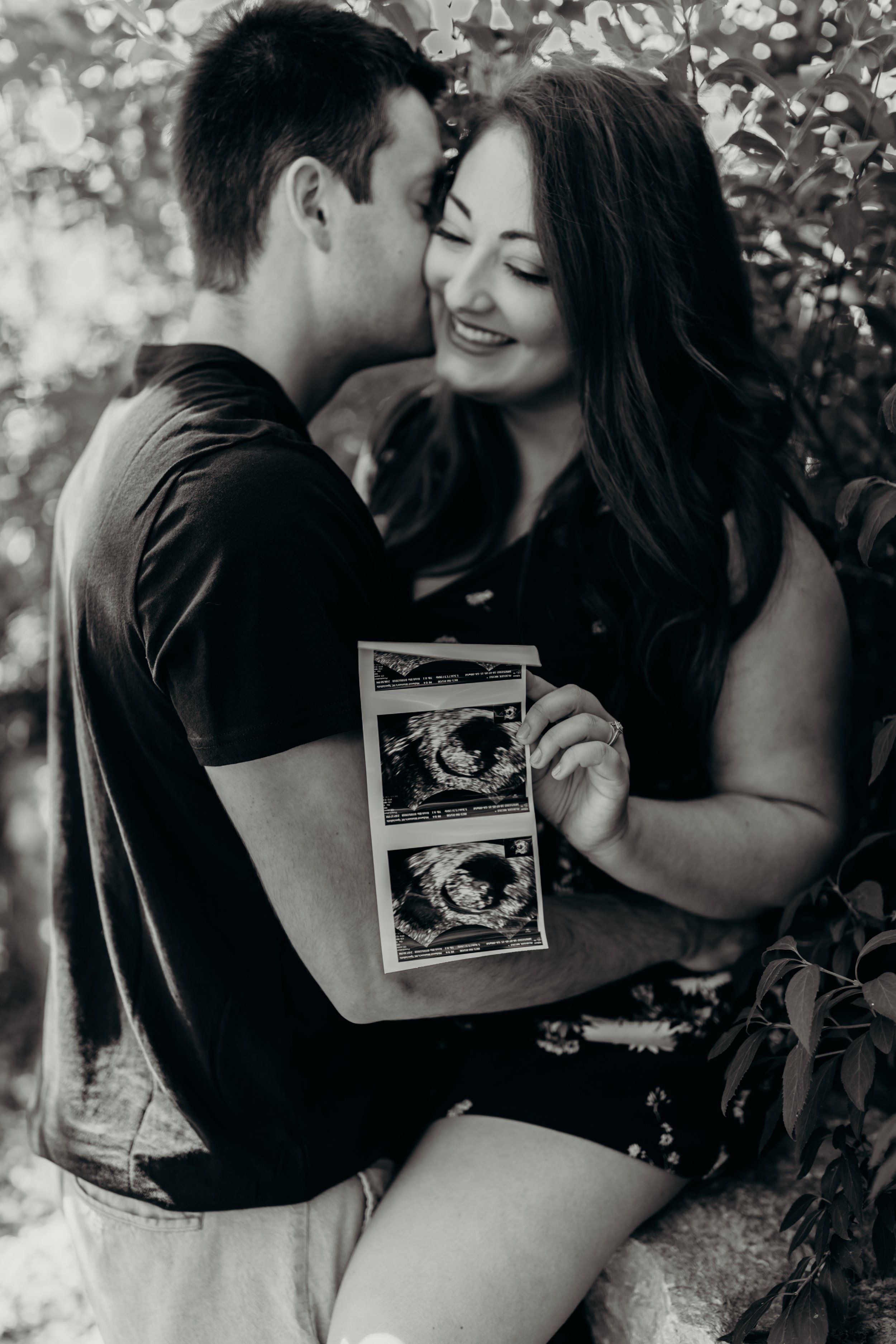 Nicole & Matt Pregnancy Announcement-3.jpg