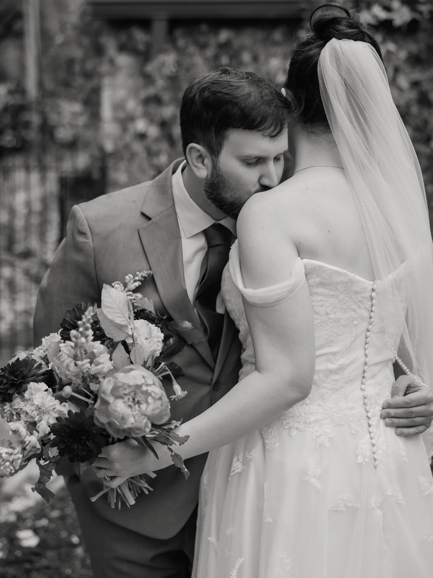 Happy ONE MONTH of marriage to these two adorable humans 🫶🏽