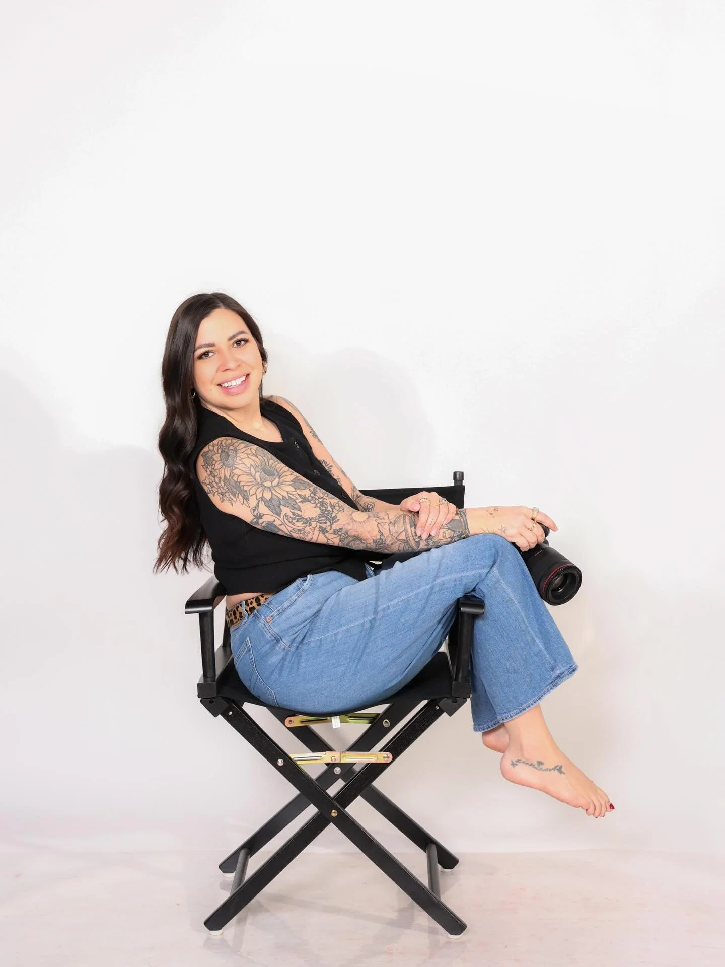 ✨ I haven&rsquo;t done a share of my face here in a minute and we have some new faces around here so I figured it was the perfect time!

👋🏽 I&rsquo;m Kelsey and I&rsquo;m the lady behind the lens here. 
📷 I&rsquo;ve been doing photography since I 