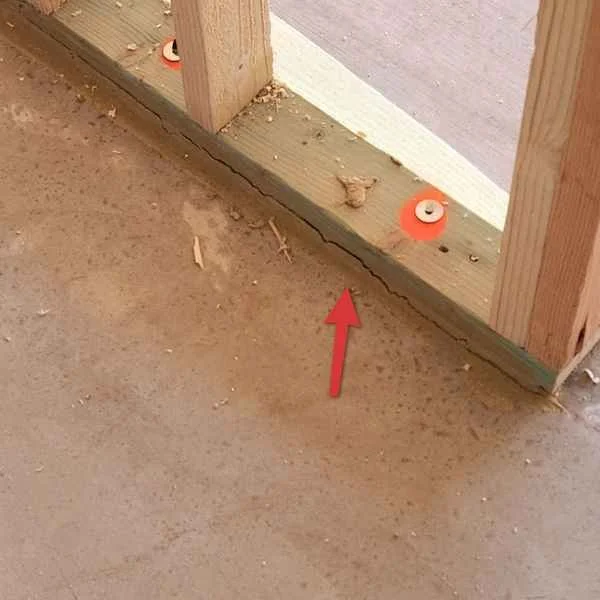 Foam:Sealant at sill plate; Missing or gaps.jpg