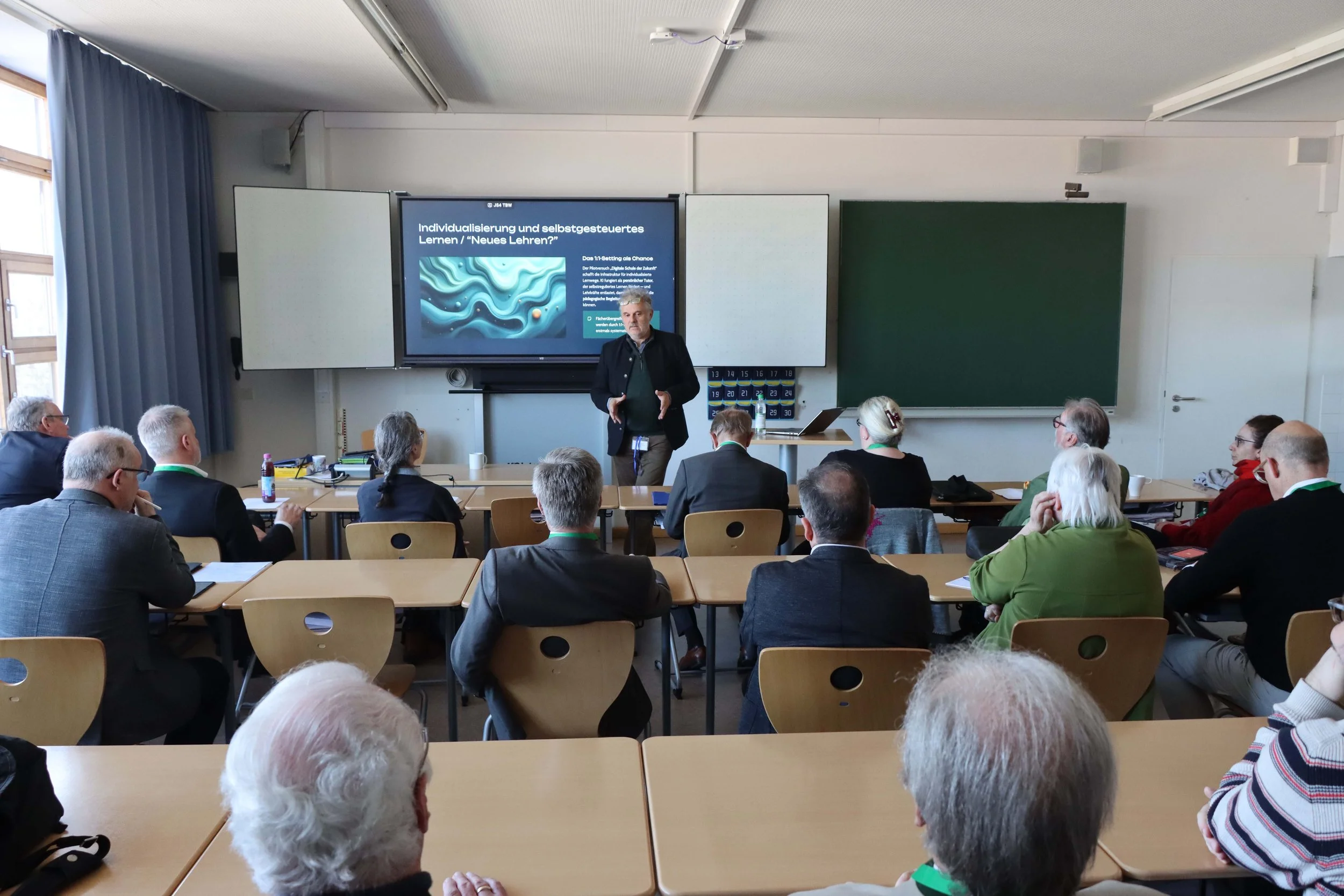 Lernen_mit_KI_Fröhlich_01.jpg