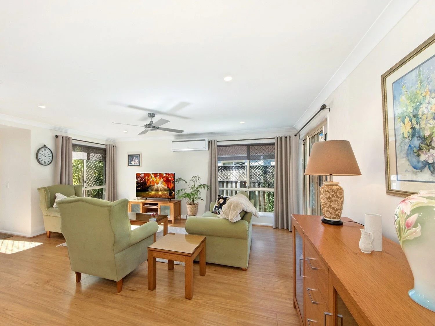 49-2-langpoort-parade-mudgeeraba-QLD-1- Living area angle 2.jpg
