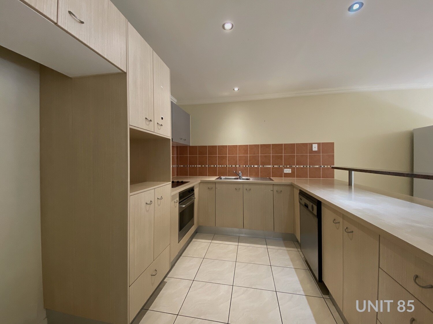 UNIT85-2a-kitchen.JPG