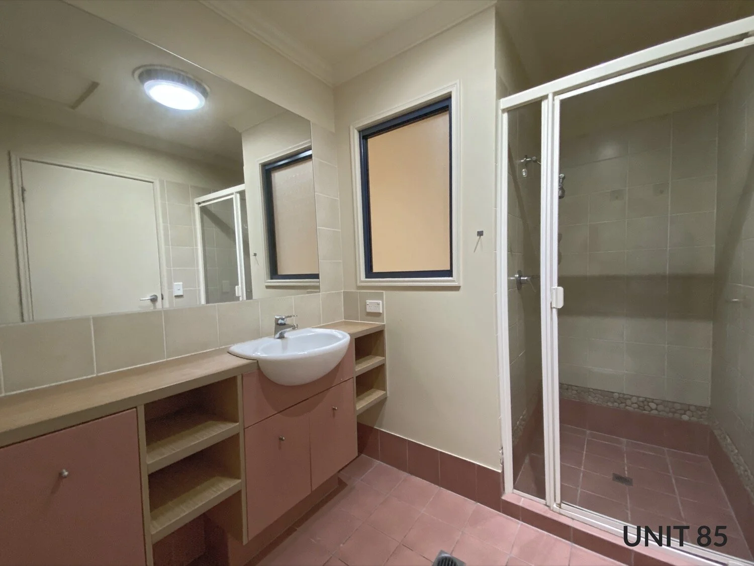 UNIT85-4-ensuite.JPG