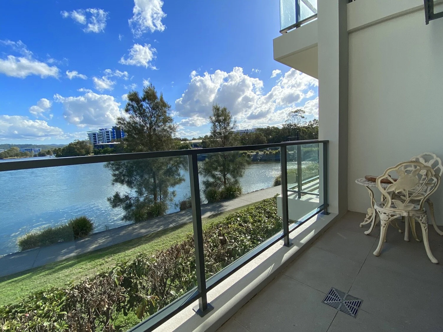 32_9_moores_crescent_varsity _lakes-4a-main-bedroom-patio.JPG