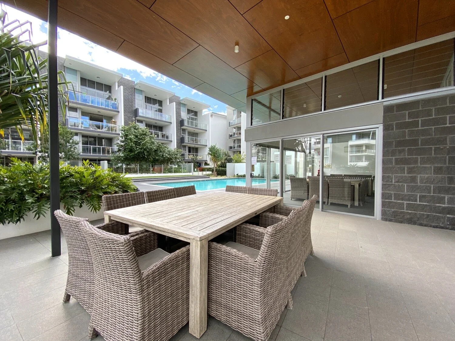 1307_65_varsity_parade_varsity _lakes-15-Pool-area.JPG