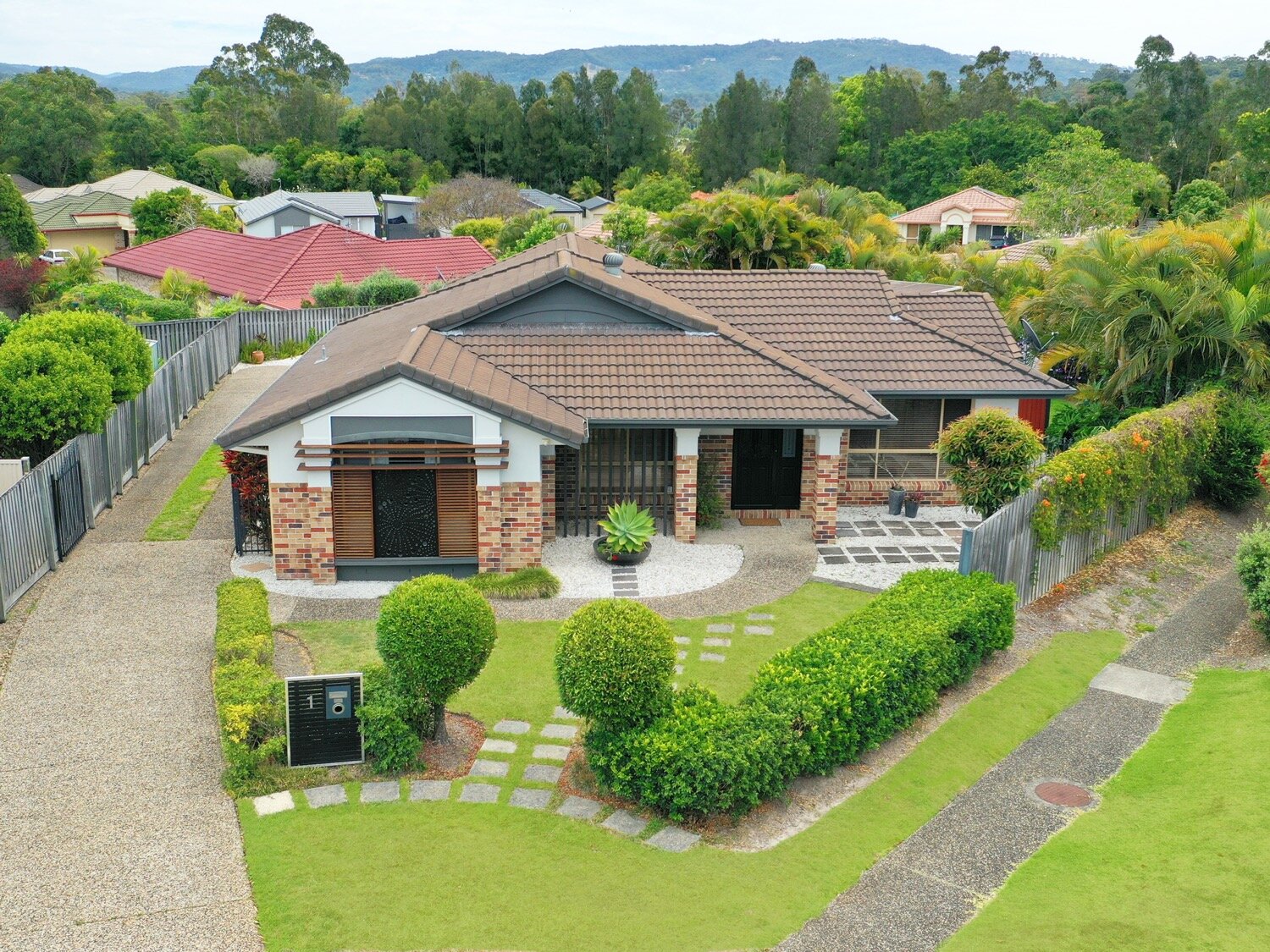 1_breeana_court_mudgeeraba_1-Drone-01.jpg